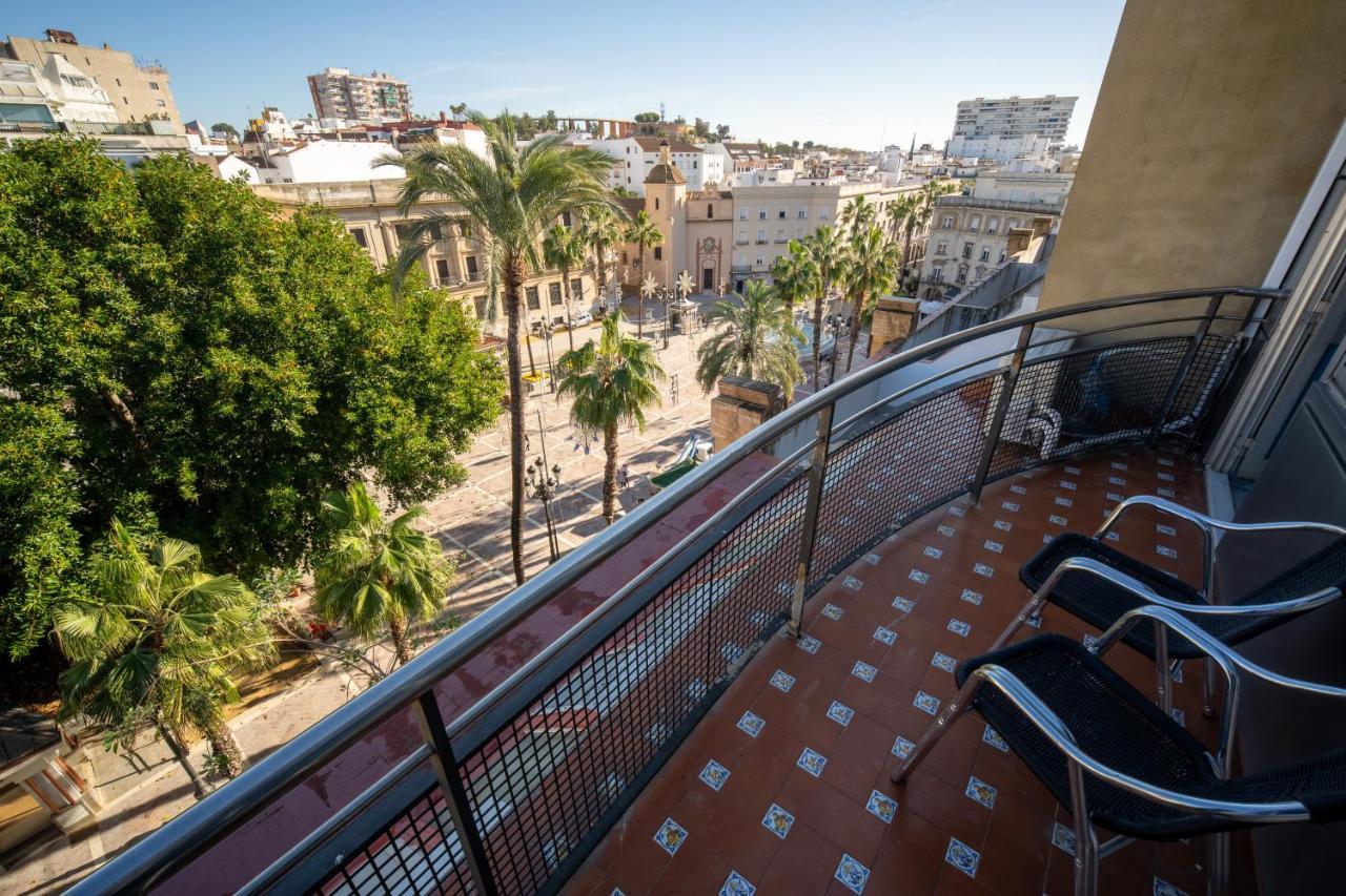 Conjunto De Apartamentos Antiguo Palacio Hotel Paris Уэльва Экстерьер фото