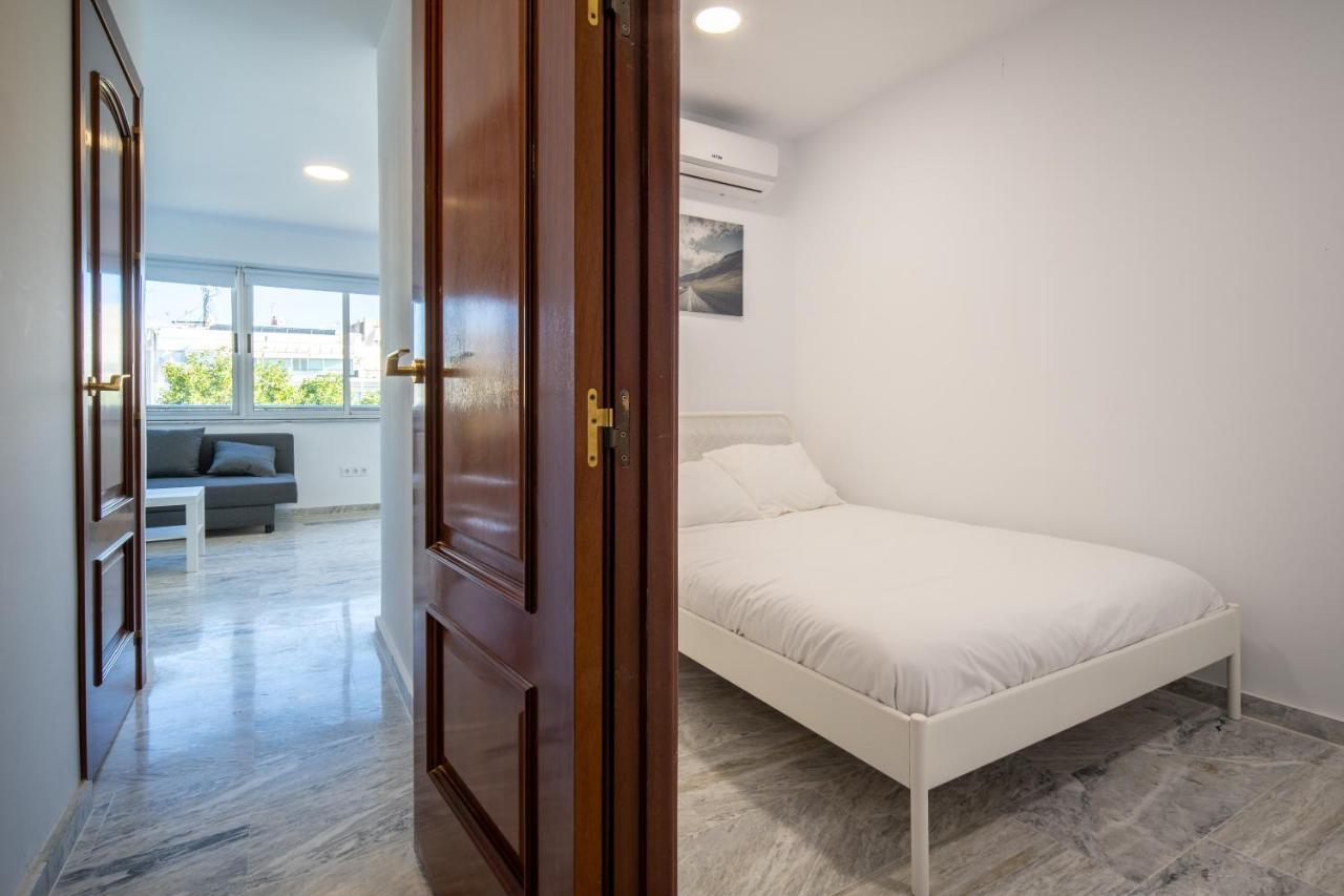 Conjunto De Apartamentos Antiguo Palacio Hotel Paris Уэльва Экстерьер фото